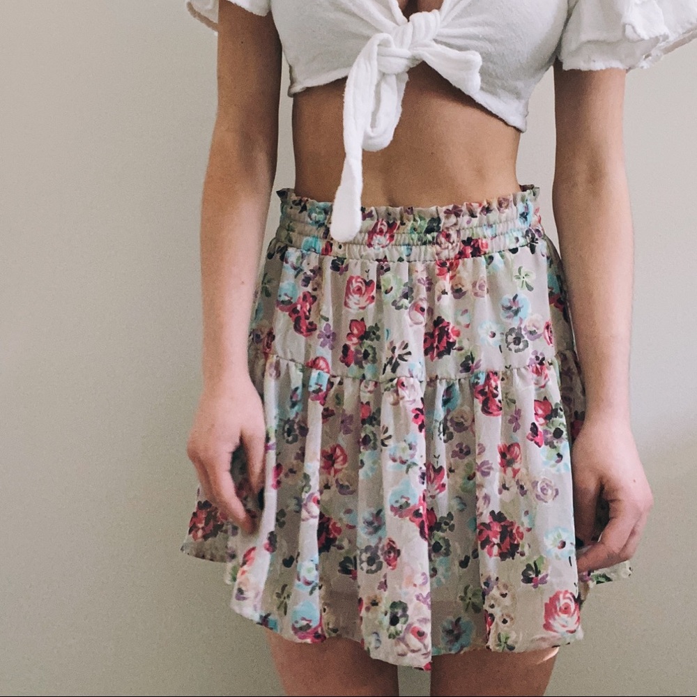 Flowered Mini Skirt - Picture 2 of 2